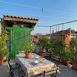 Regina - Romantic Near Rialto Appartement