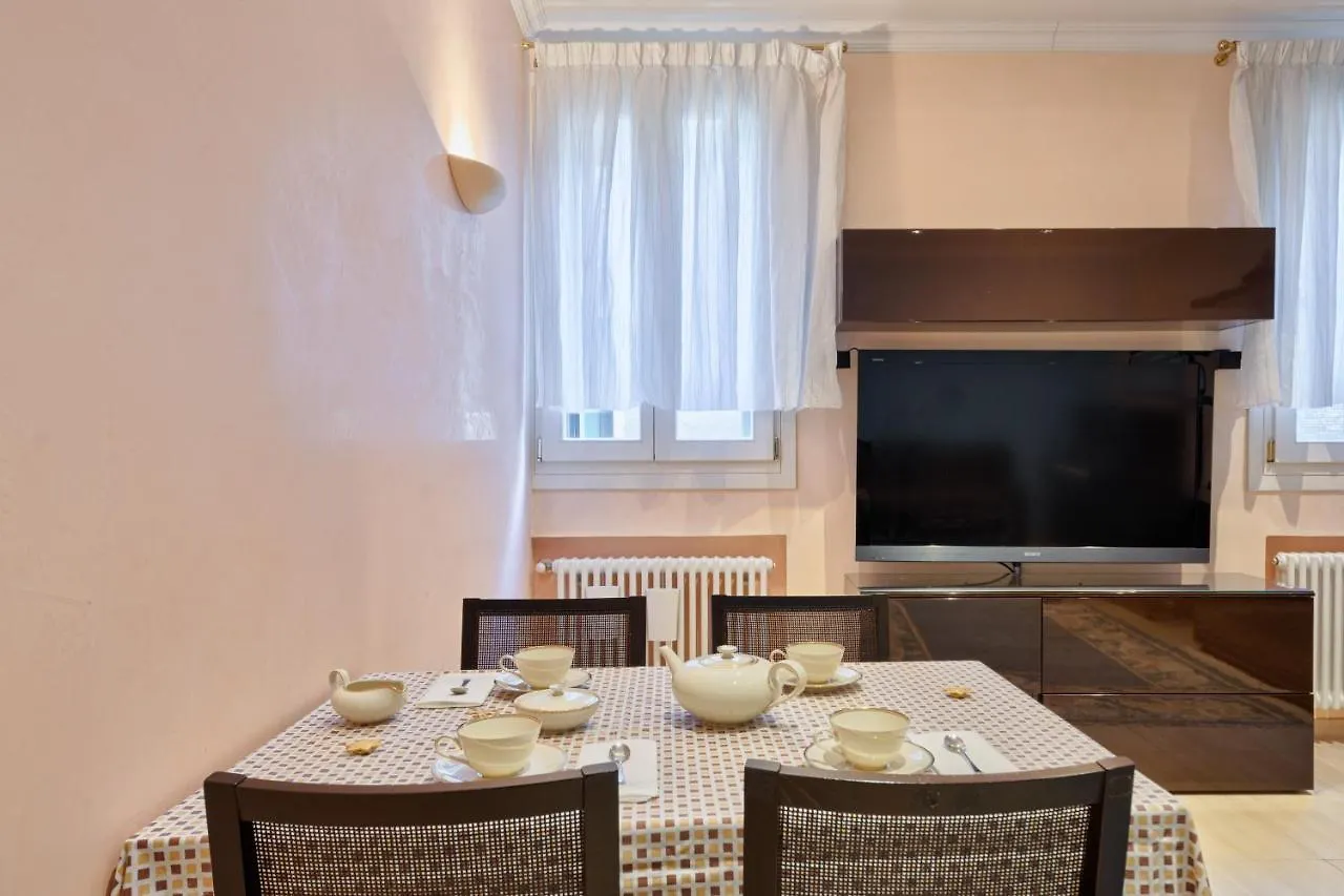 Family In Rialto - Centro Citta Full Optional Apartment Venice 0*,  Italy