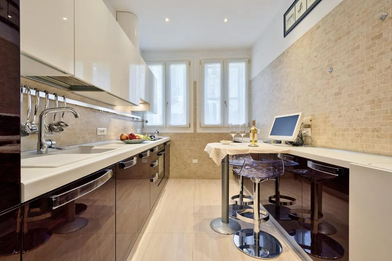 Family In Rialto - Centro Citta Full Optional Apartment Venice Italy